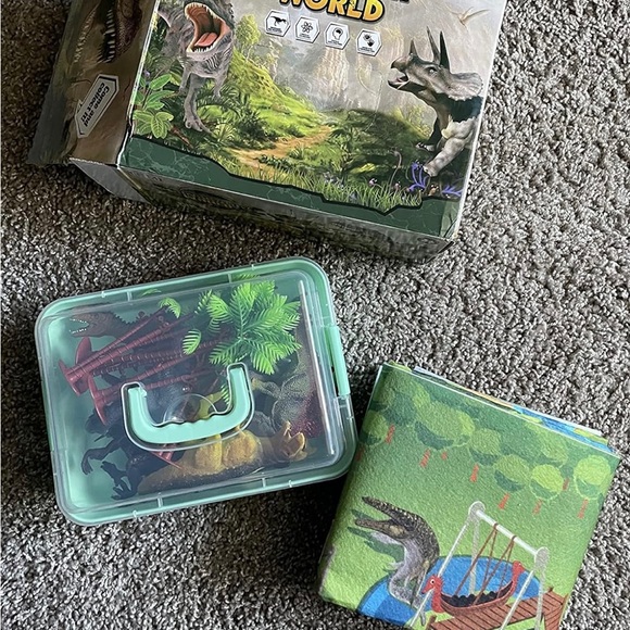 Kids Dinosaur play set - Picture 3 of 12